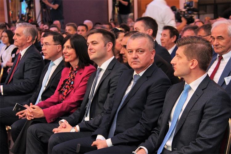 Slika /arhiva_gospodarstvo/public/documents/HUP_DanPoduzetnika_naslovna.JPG