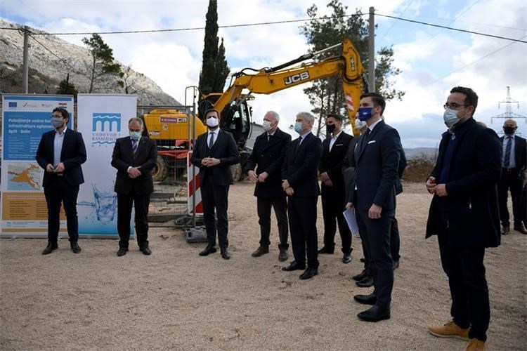 Slika /slike/Vodoopskrbna-mreža-Srinjine.jpg